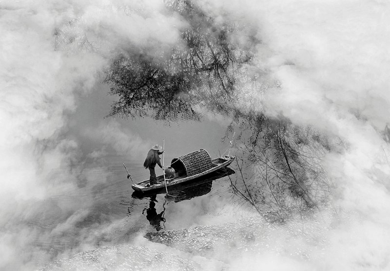 692 - a fisherman under cloud - LIN Hao-Jan - taiwan.jpg